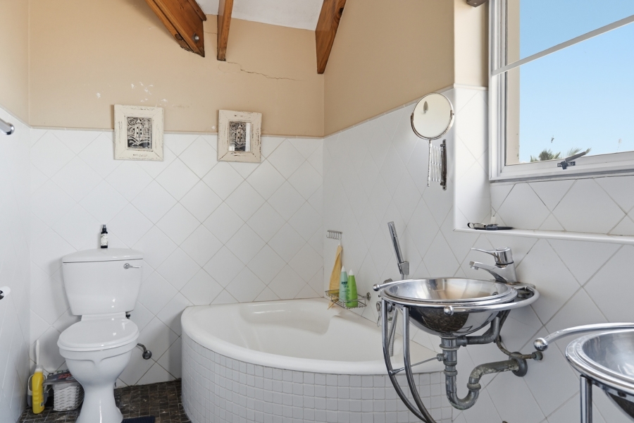 4 Bedroom Property for Sale in Shelley Point Western Cape